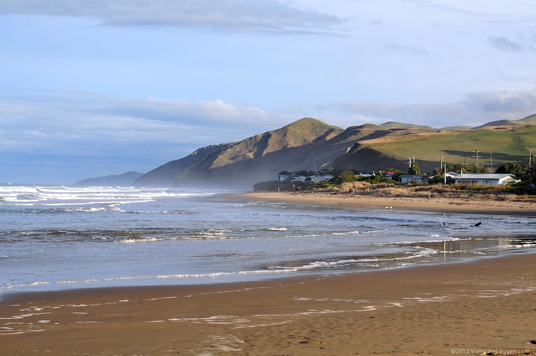 La spiaggia di Ocean Beach, a sud di Napier, NZ
