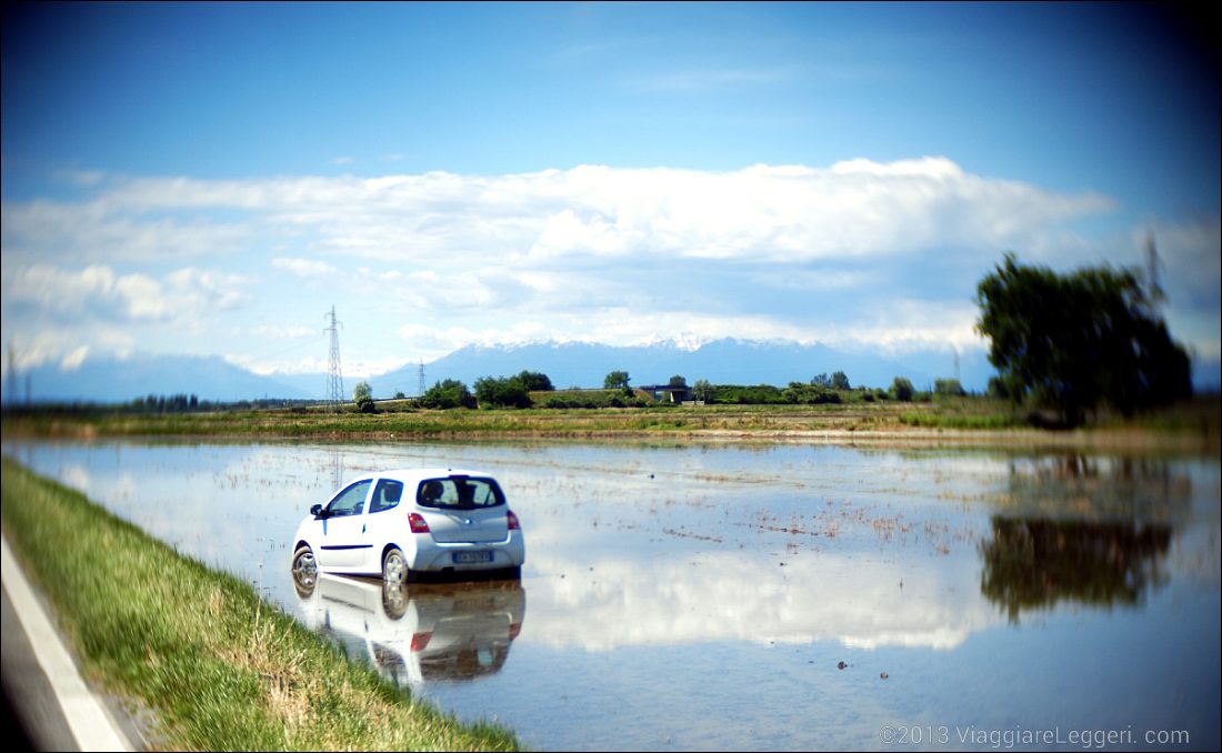Parcheggio con panorama sulle risaie vercellesi