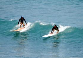 Surfisti a Jici Beach