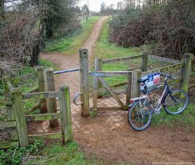 Cancello a Harmondsworth Moor, Surrey