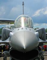 F16, vista frontale